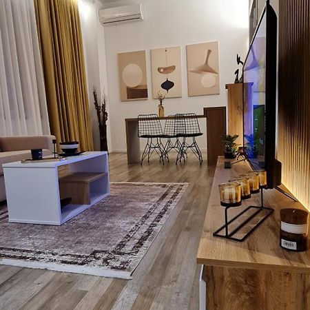 Luxury Apartment Tirana Exterior foto